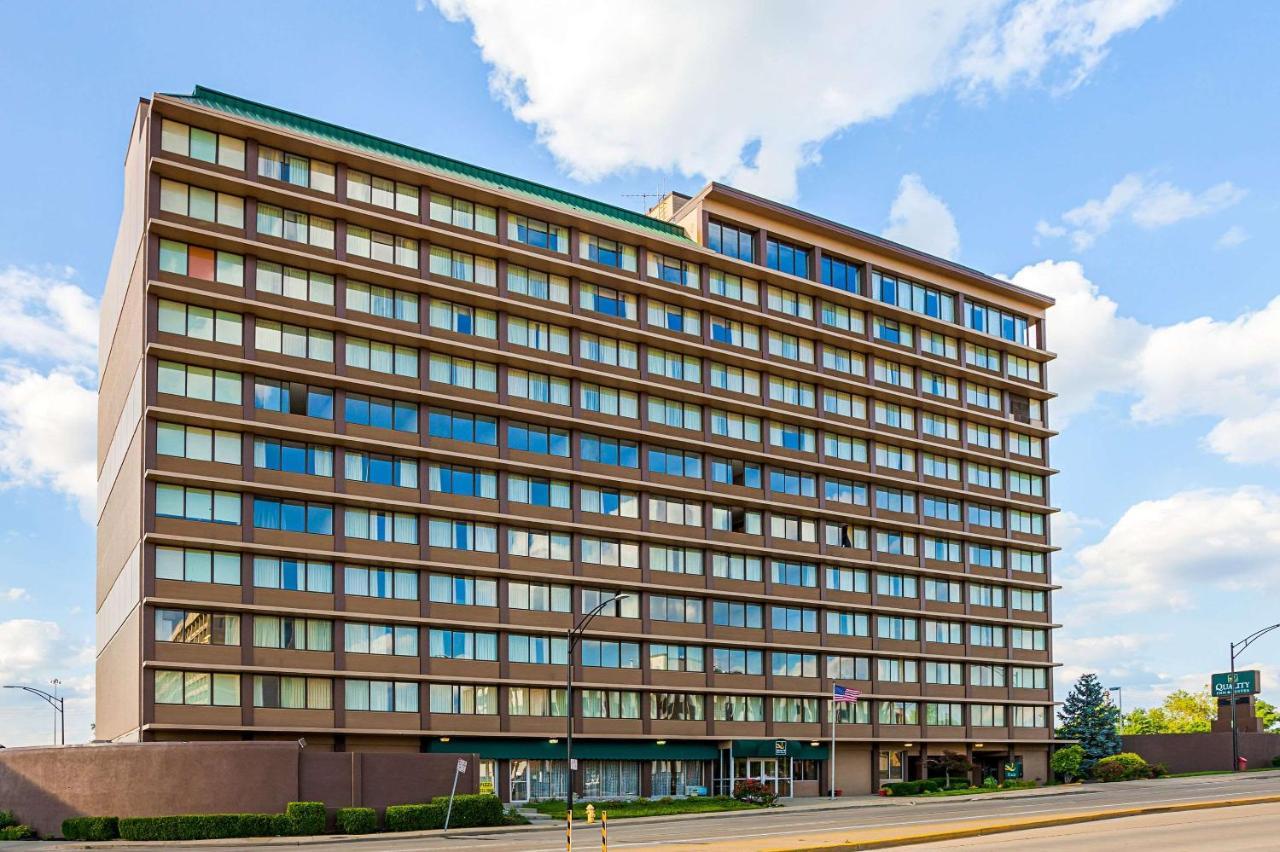 Quality Inn & Suites Cincinnati Exteriör bild