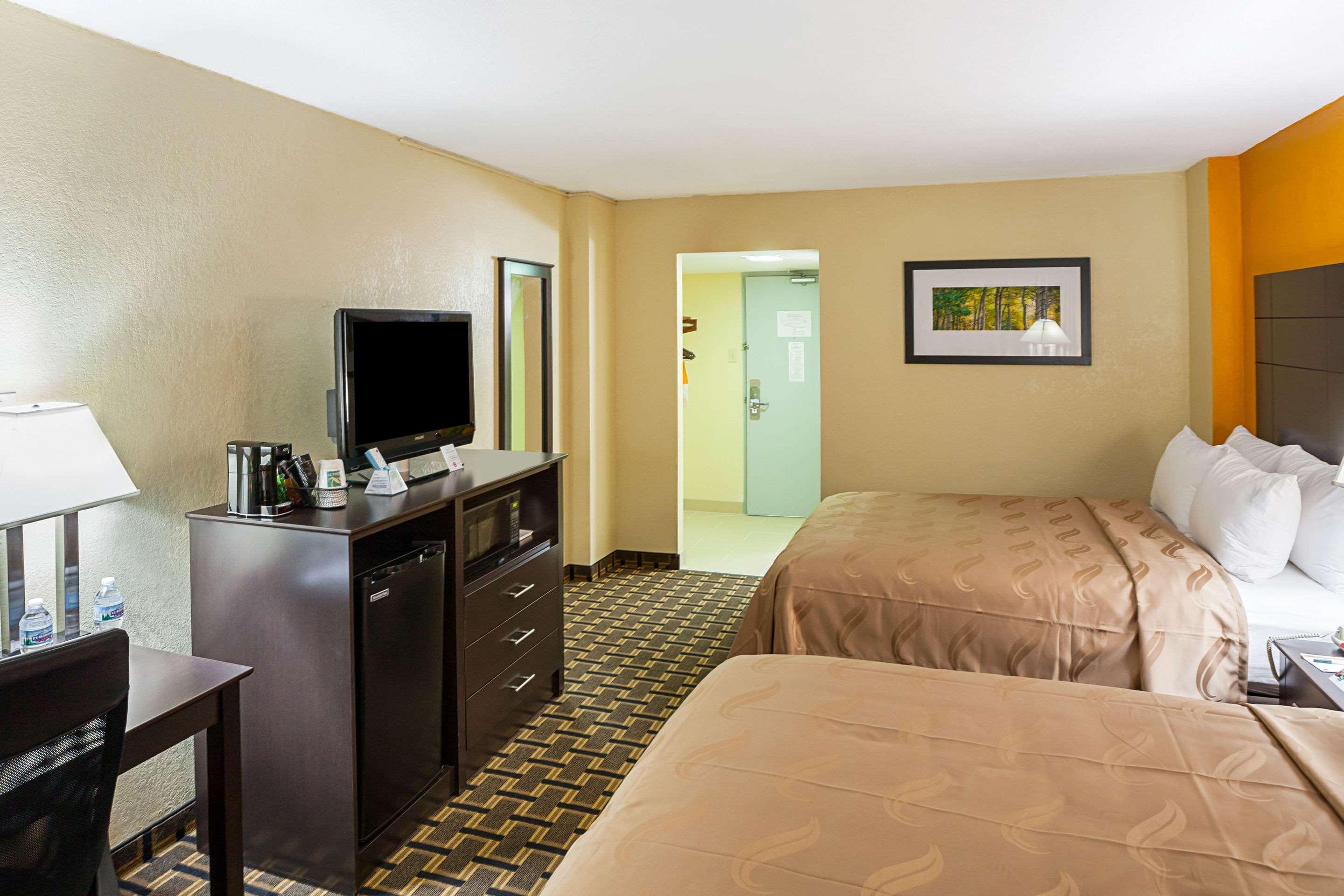 Quality Inn & Suites Cincinnati Exteriör bild