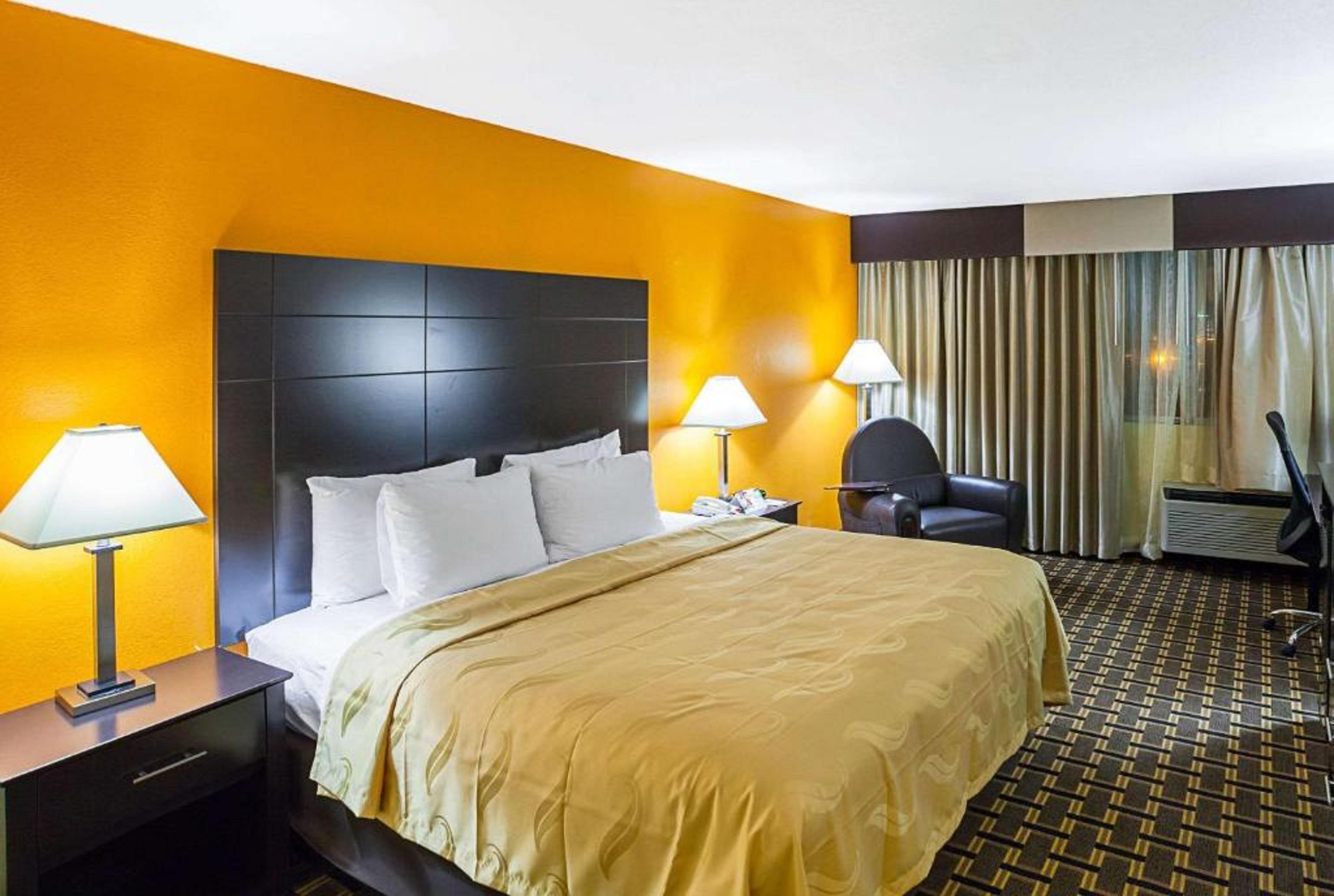 Quality Inn & Suites Cincinnati Exteriör bild