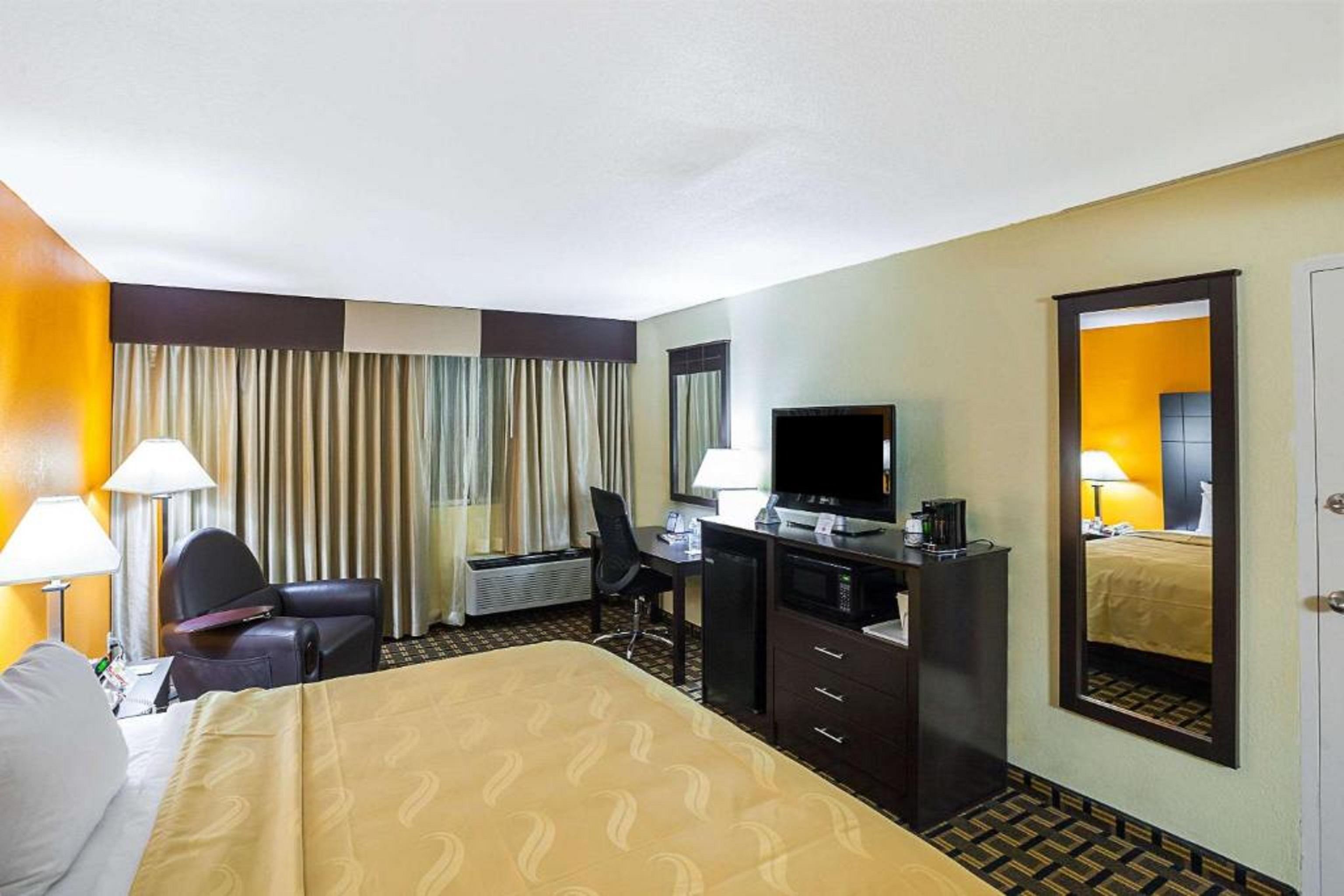 Quality Inn & Suites Cincinnati Exteriör bild