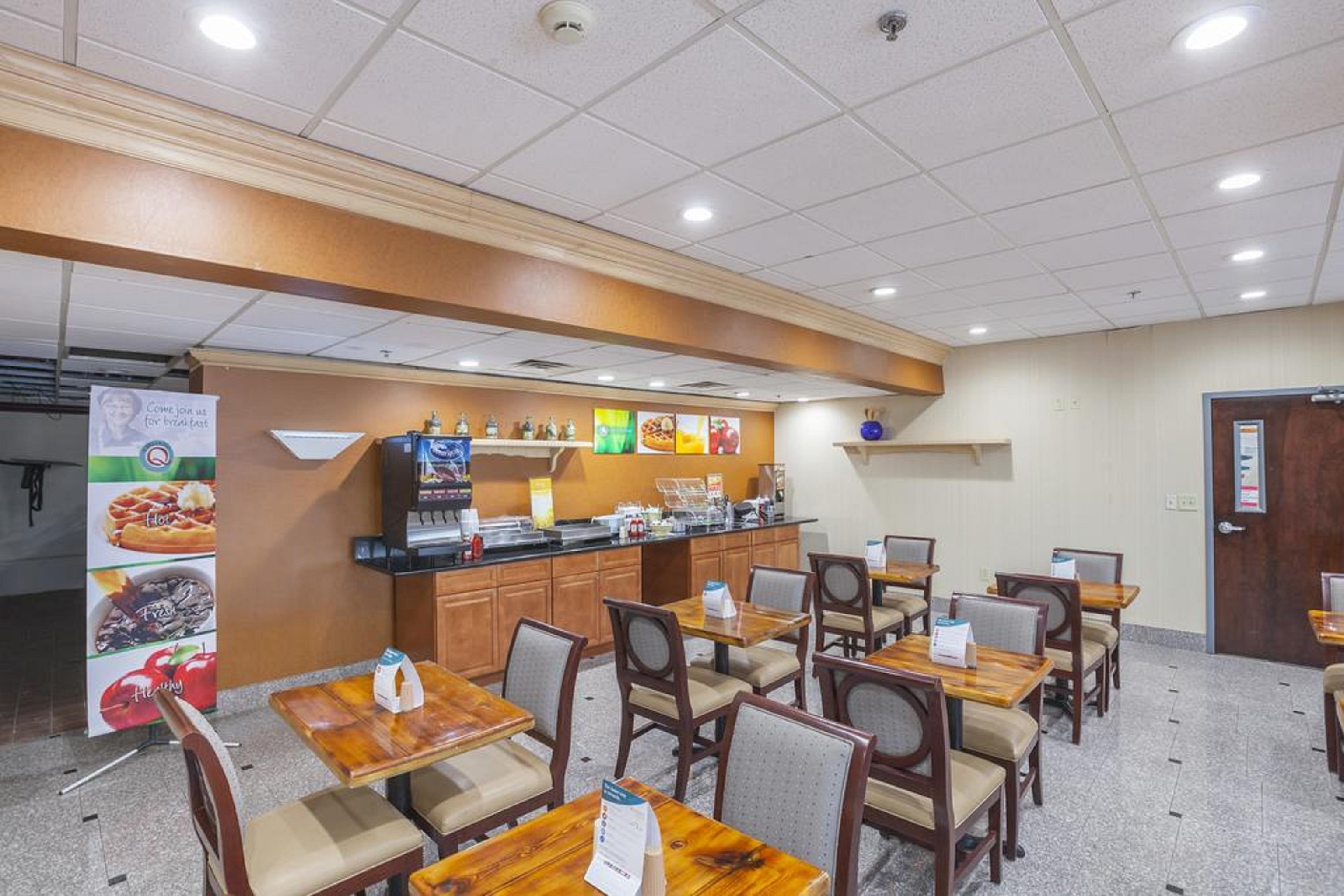 Quality Inn & Suites Cincinnati Exteriör bild