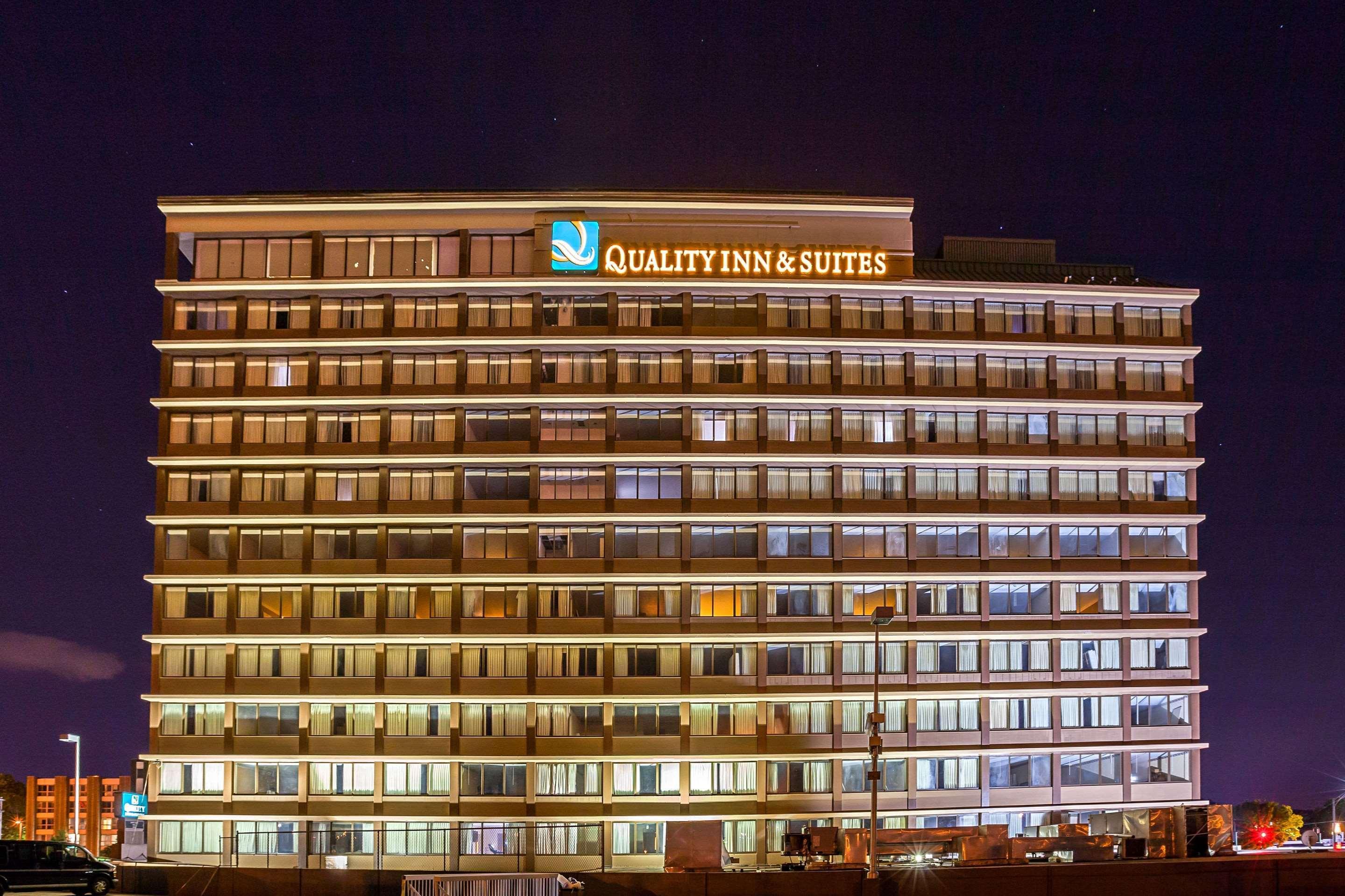 Quality Inn & Suites Cincinnati Exteriör bild