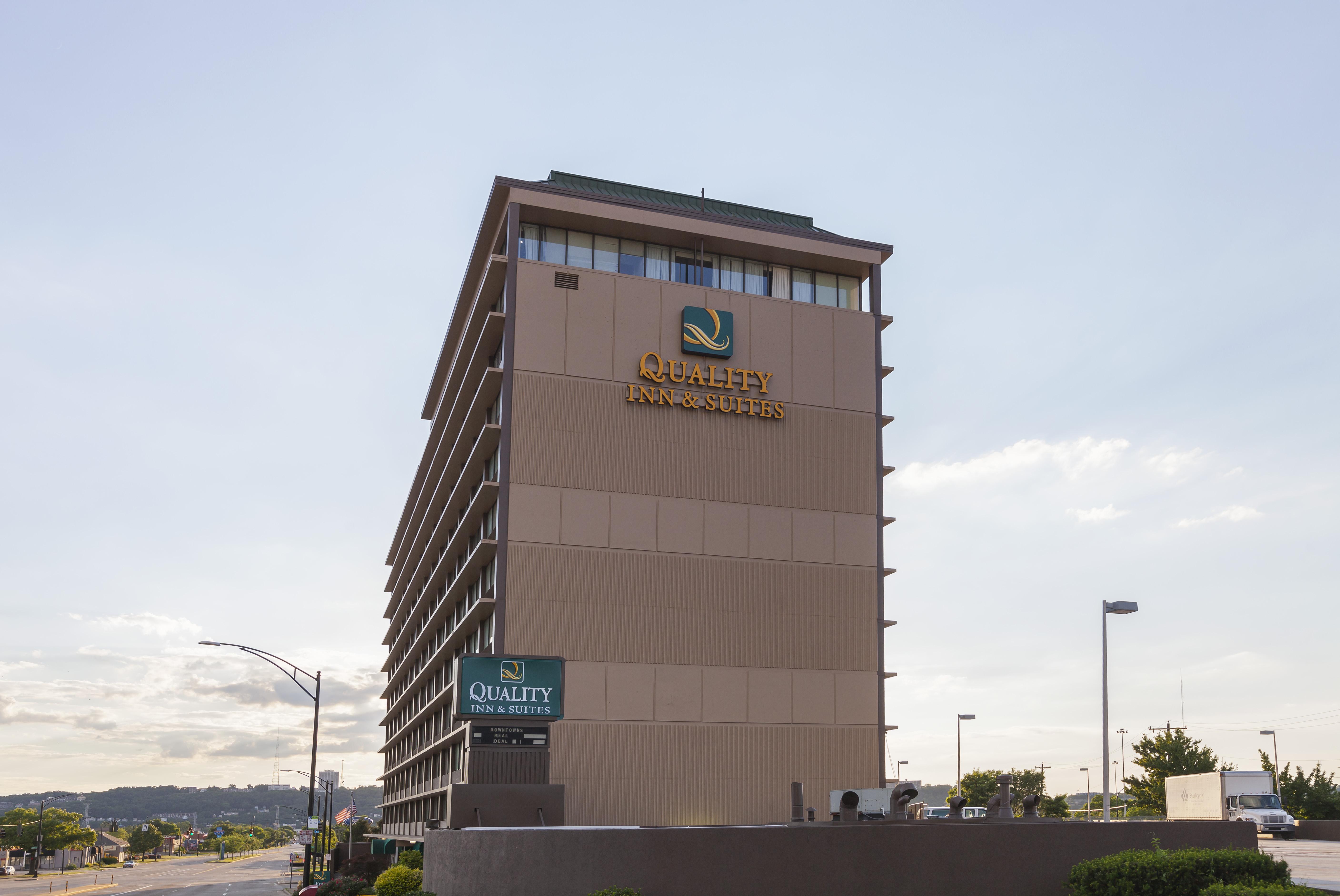 Quality Inn & Suites Cincinnati Exteriör bild