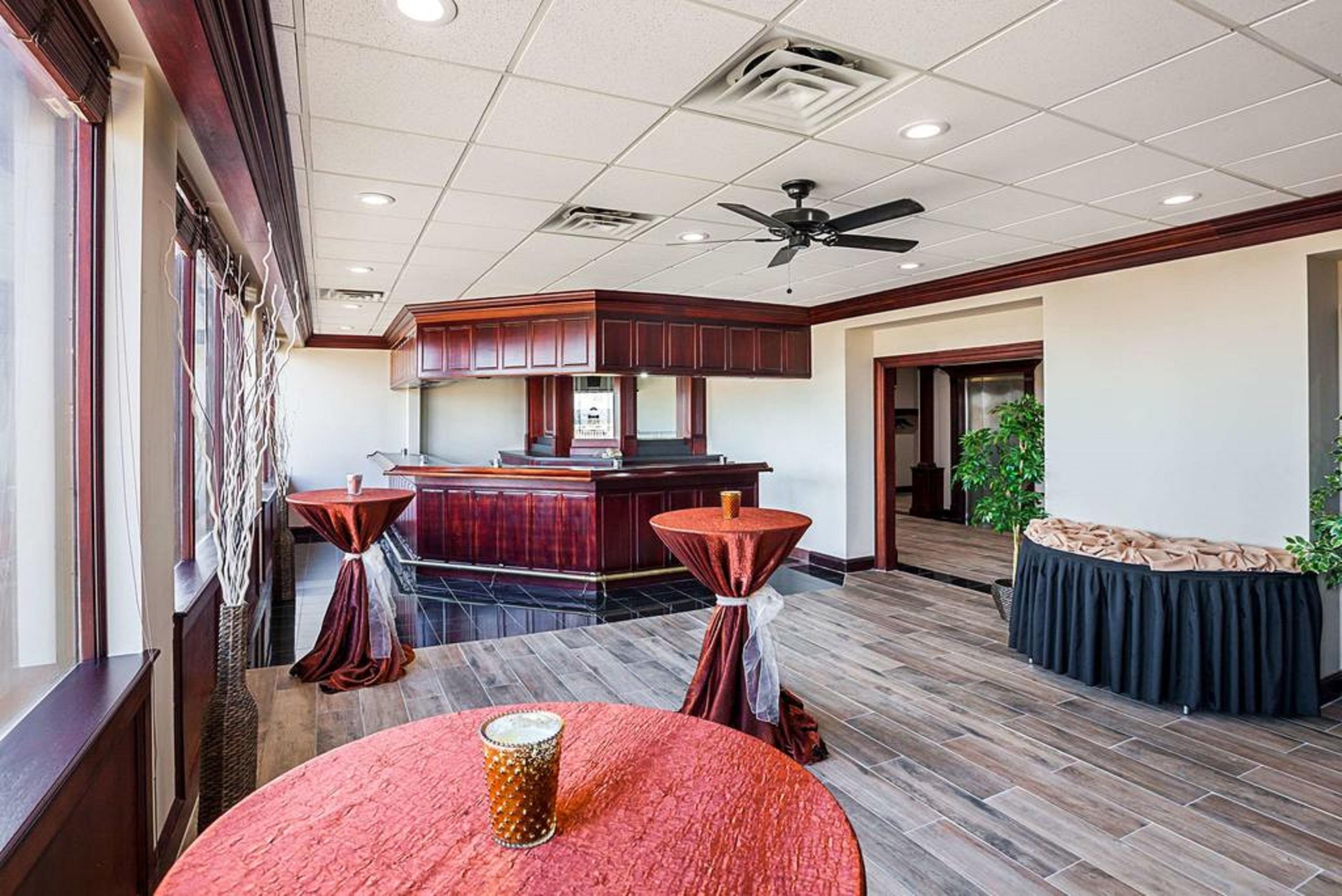Quality Inn & Suites Cincinnati Exteriör bild