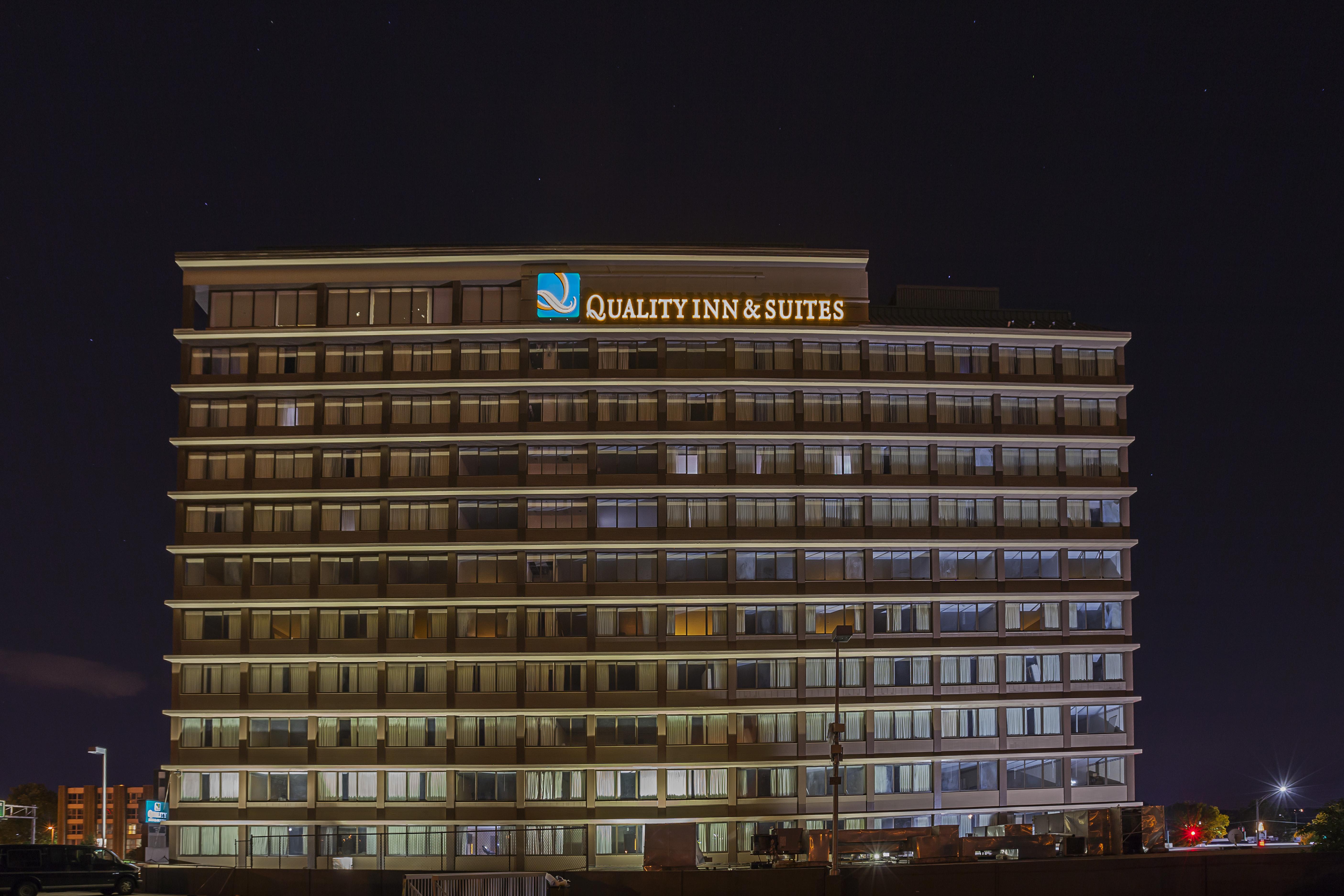 Quality Inn & Suites Cincinnati Exteriör bild