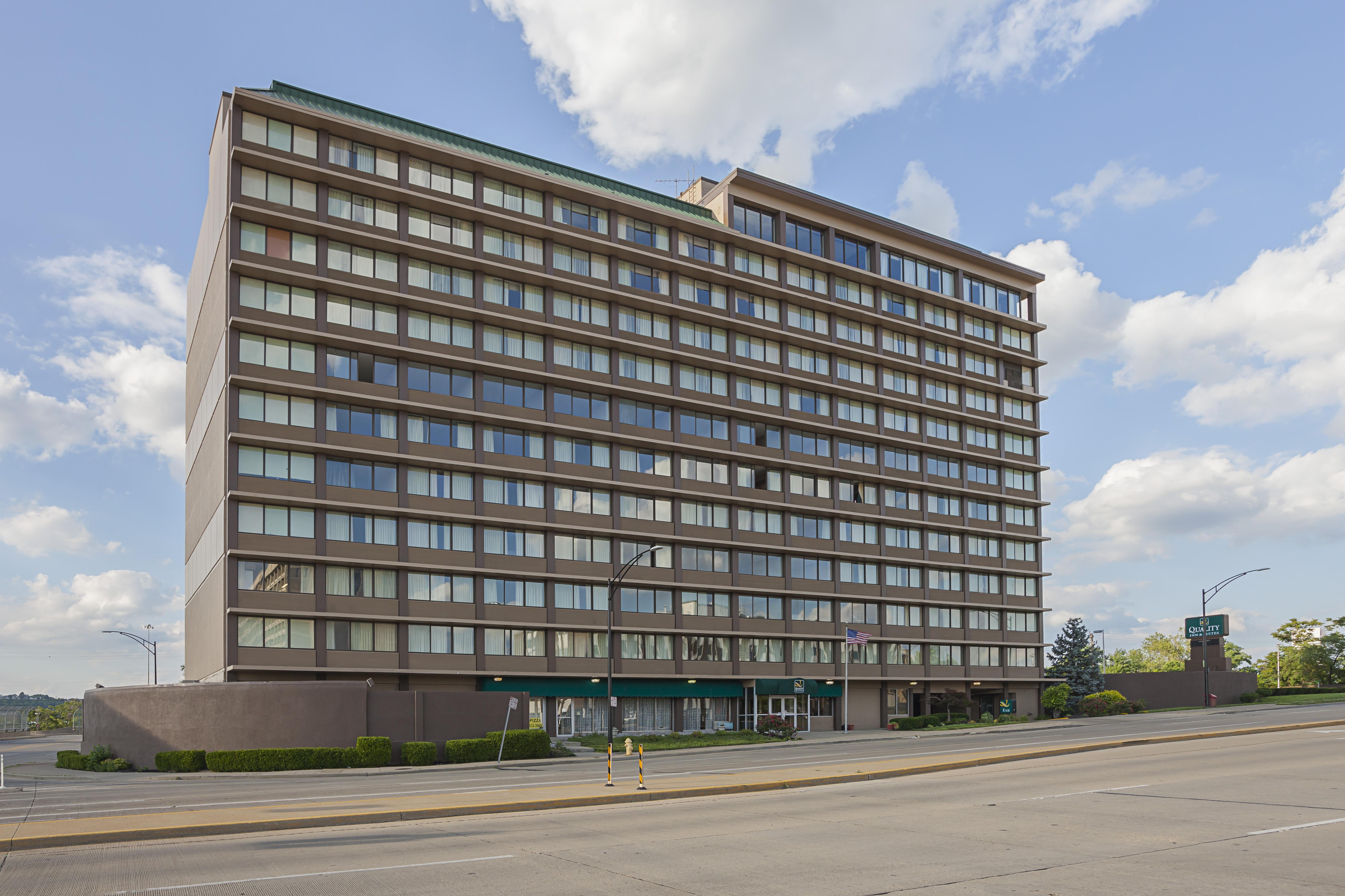 Quality Inn & Suites Cincinnati Exteriör bild