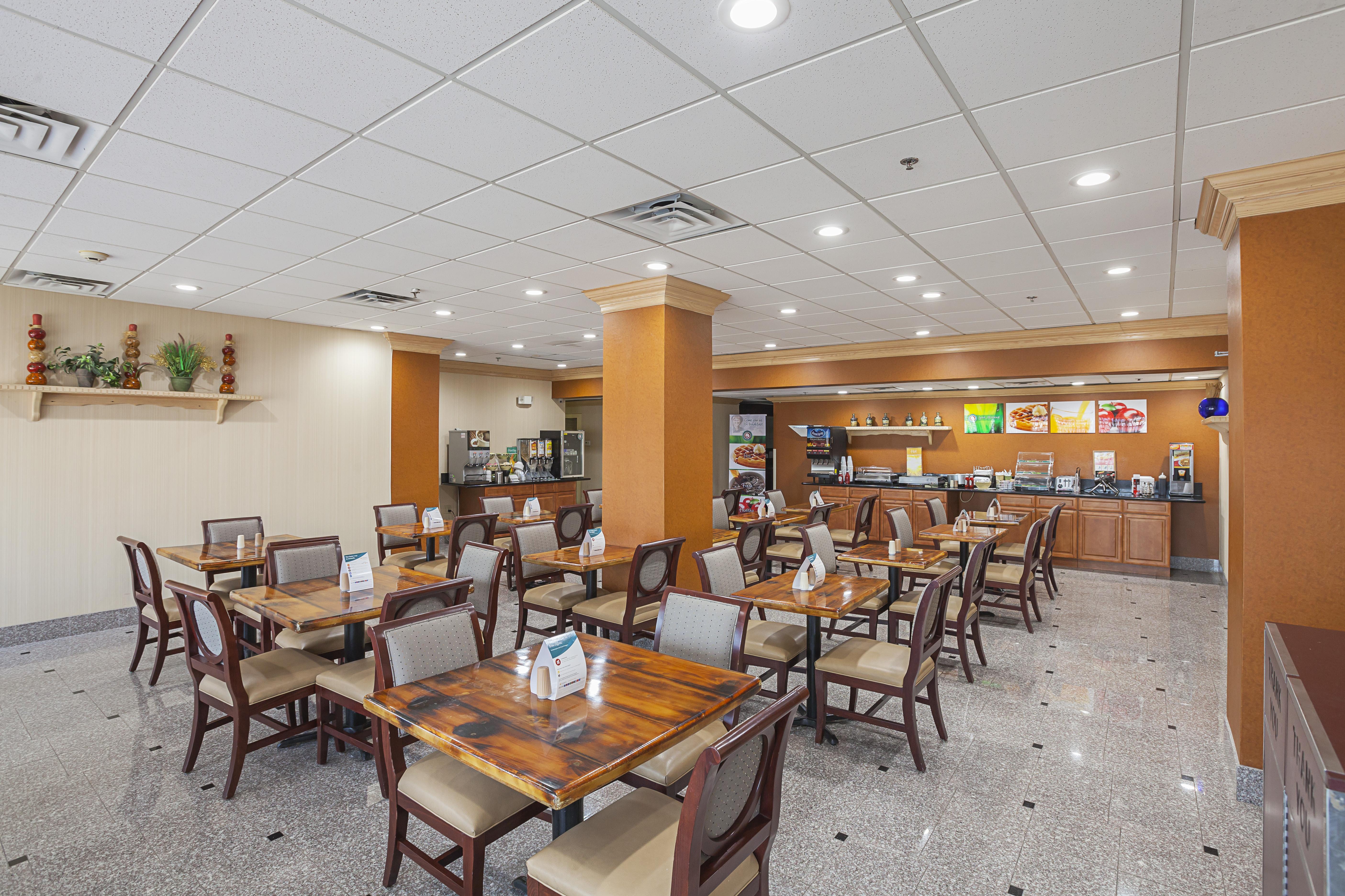 Quality Inn & Suites Cincinnati Exteriör bild