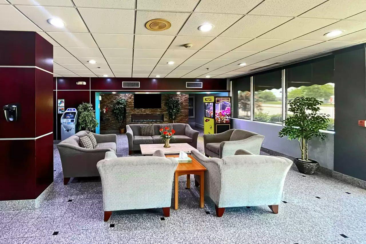 Quality Inn & Suites Cincinnati Exteriör bild