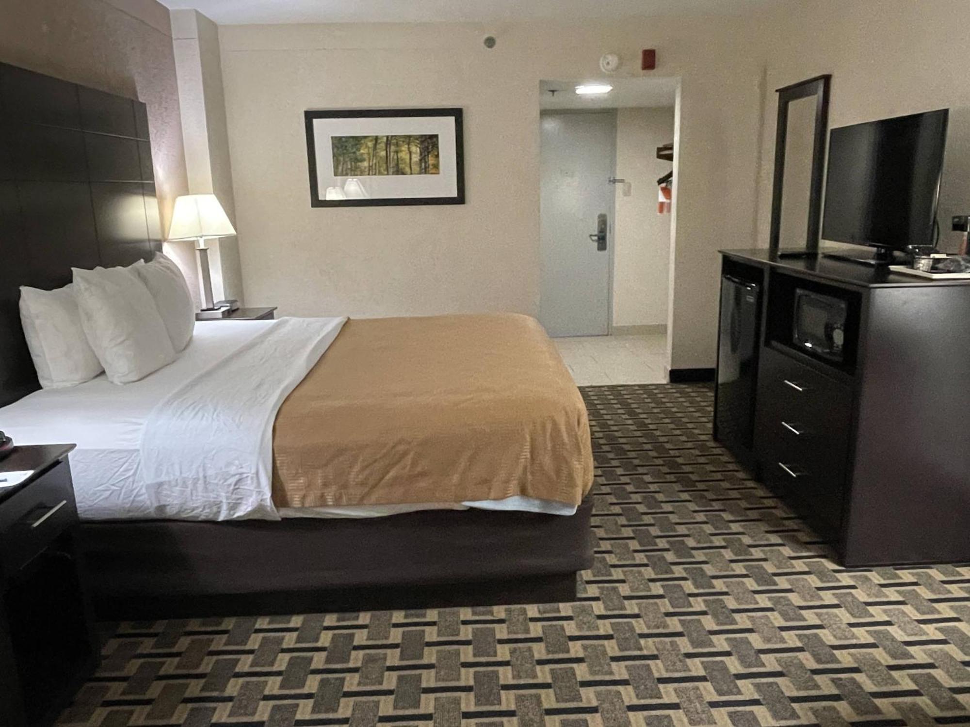Quality Inn & Suites Cincinnati Exteriör bild