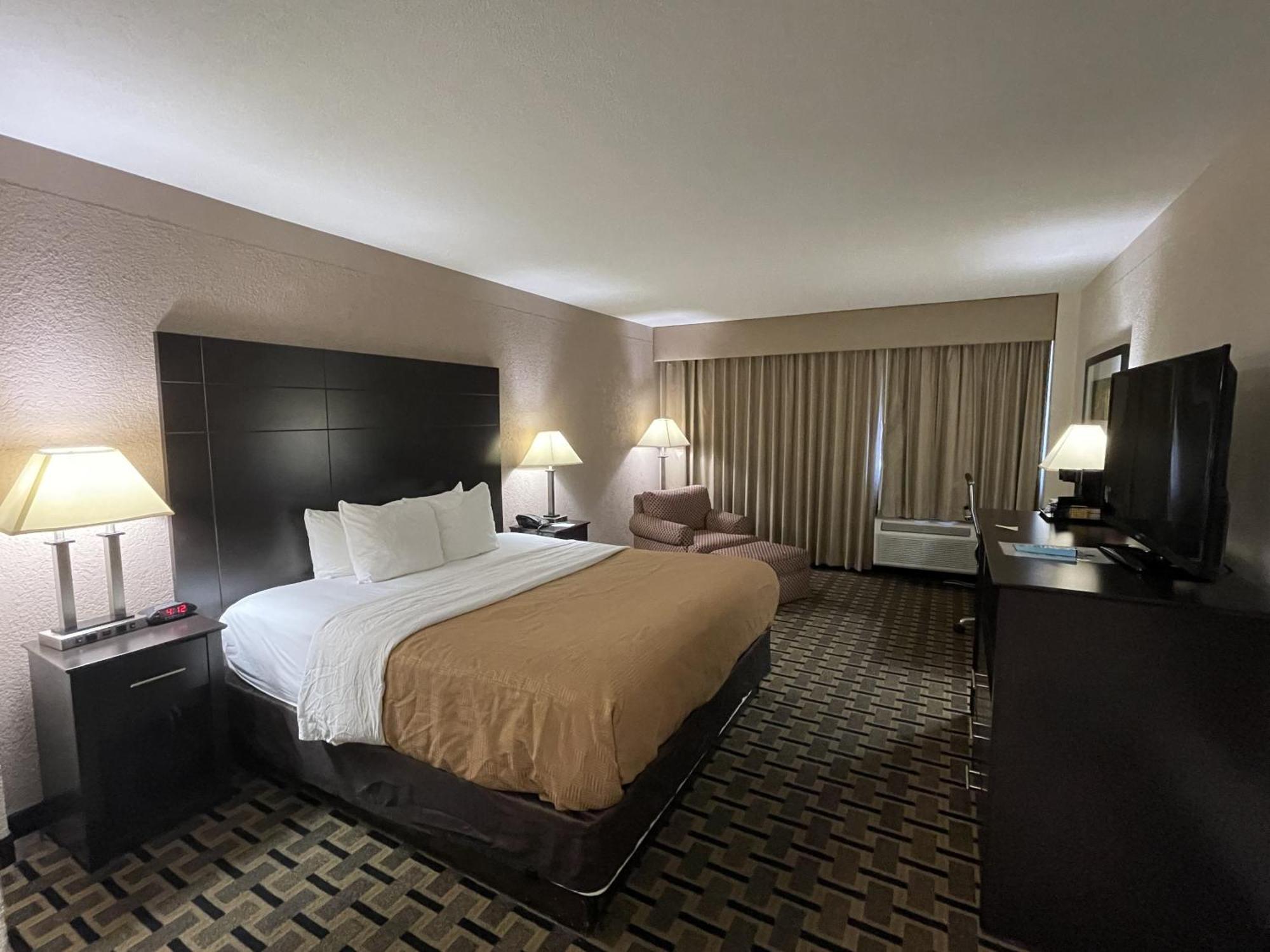 Quality Inn & Suites Cincinnati Exteriör bild