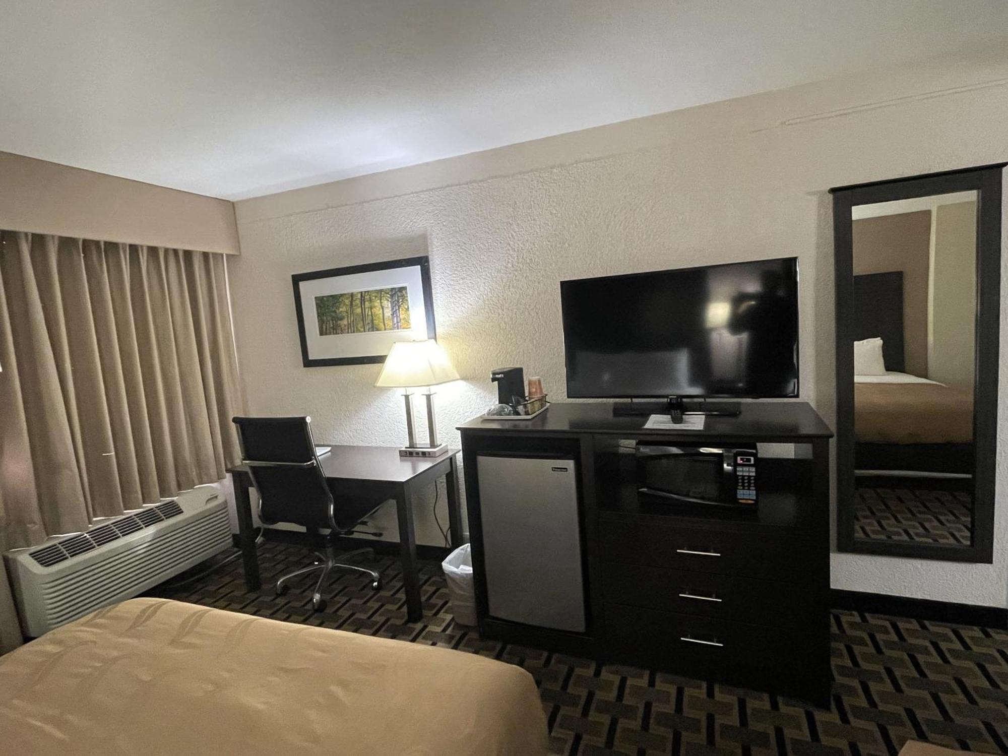 Quality Inn & Suites Cincinnati Exteriör bild